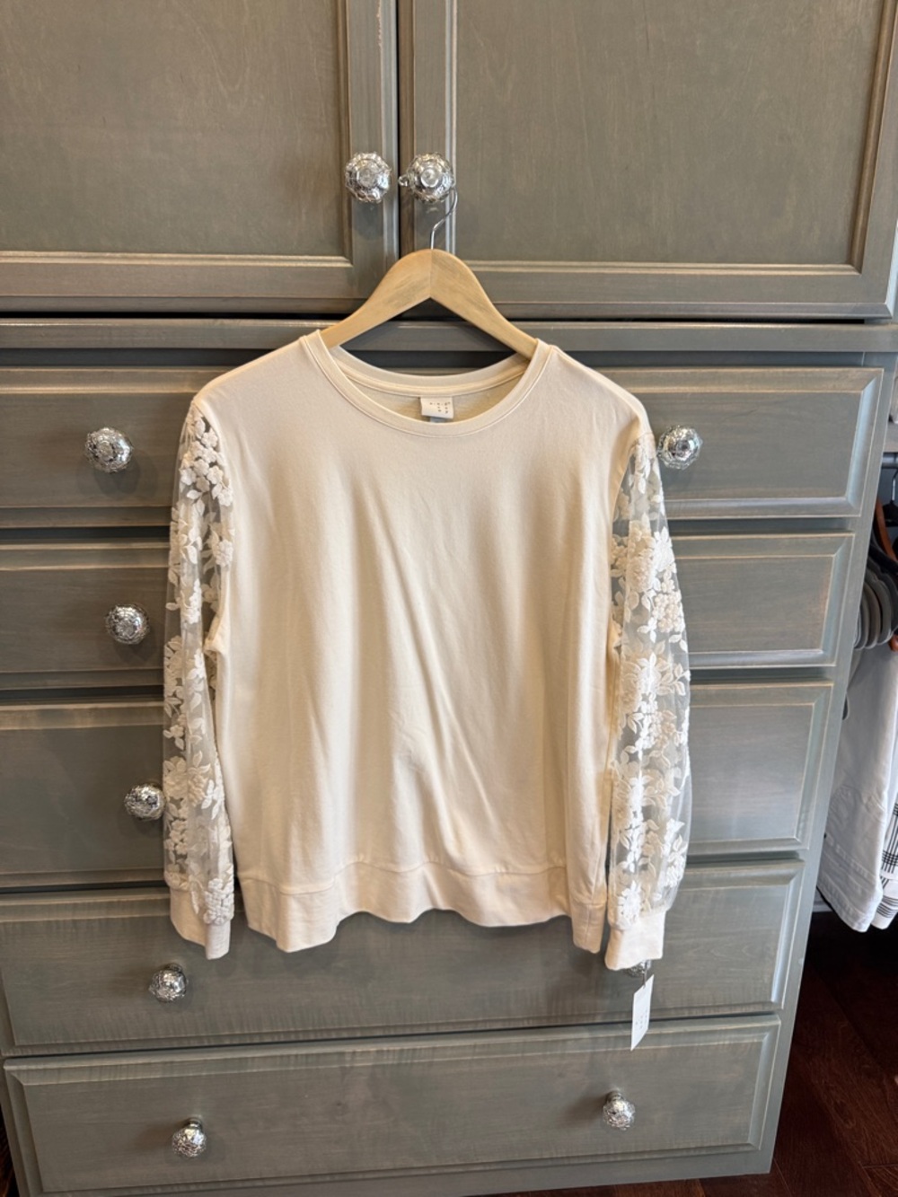 a new day Cream Lace-Sleeve Crewneck Sweatshirt